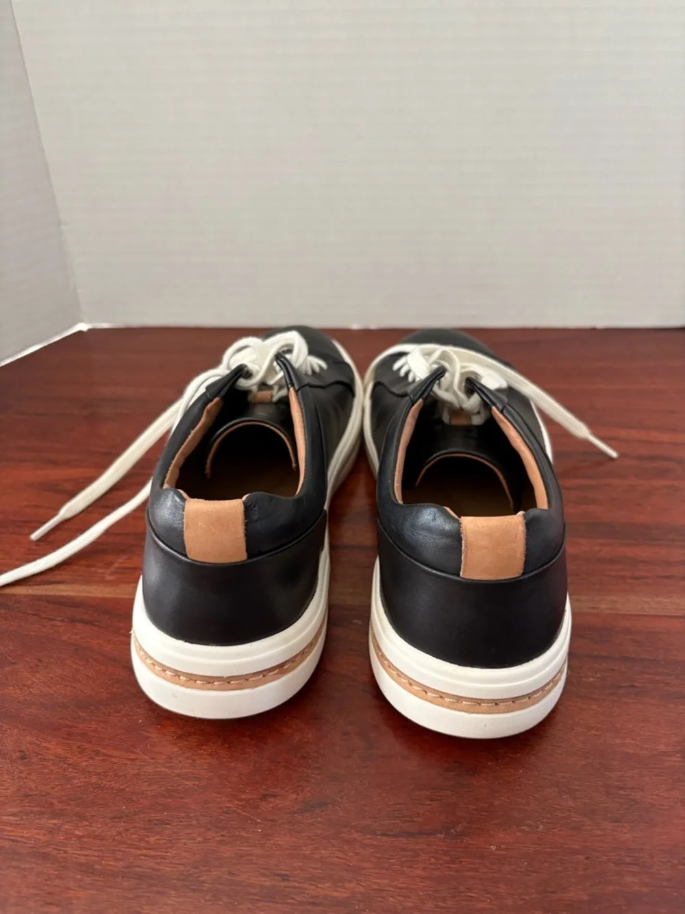 Clarks Women's Un Maui Lace Sneaker Black Leather Size 10M - Picture 4 of 8